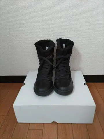 NUOVO 블랙 스웨이드 하이컷 부츠