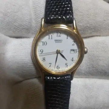작동품 SEIKO 쿼츠 손목시계 화이트/골드