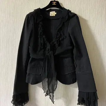 프릴 장식 블랙 자켓 사이즈 M