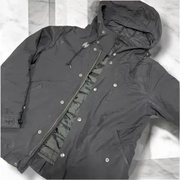 블랙 후드 부착 패딩 자켓 어반 리서치