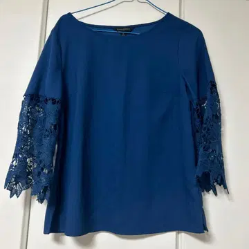 BANANA REPUBLIC 네이비 레이스 부착 블라우스 바나나리퍼블릭