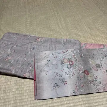 연한 핑크와 그레이 꽃무늬 코몬 기모노