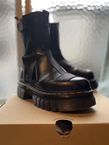 [ Dr.Martens ] Audrick Chelsea Hi 부츠