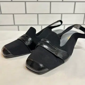 [ t.inaba TOKYO ] 새상품급 24cm 이소재 콤비 샌들 뮬