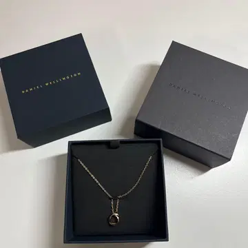 DANIEL WELLINGTON 로즈 골드 목걸이