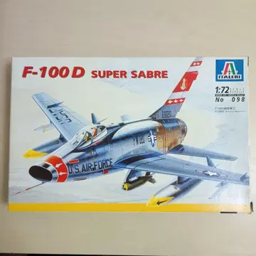 Italeri F-100D Super Sabre 1/72