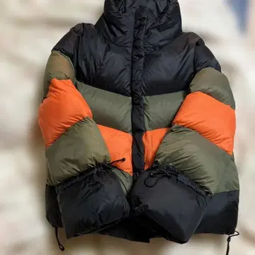 자라 다운 자켓 충전솜 하자품입니다