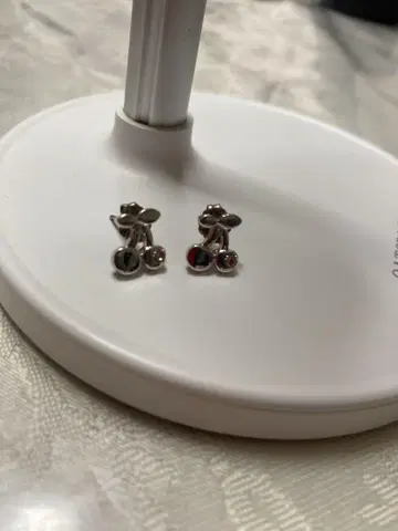 JILLSTUART 체리 귀걸이