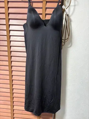 UNIQLO 에어리즘 플런지 브라 슬립 블랙 3XL