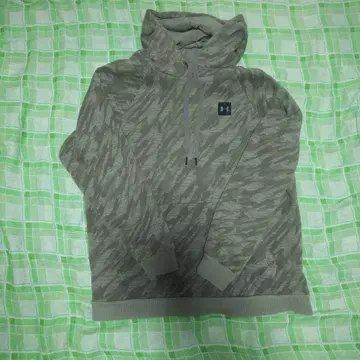 언더아머 카모 패턴 후드 부착 후드티 XL