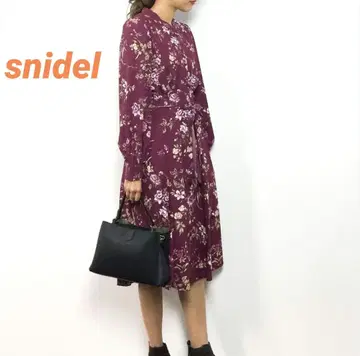 [ 하자품 ] 스나이델 snidel 원피스 꽃무늬