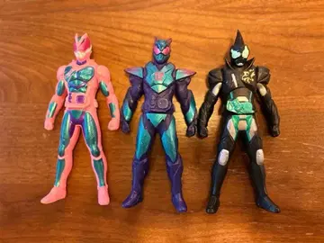 가면라이더 리바이스 피규어 3체 세트