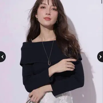 아푸와이저 리셰 오프숄더 리브 니트 네이비
