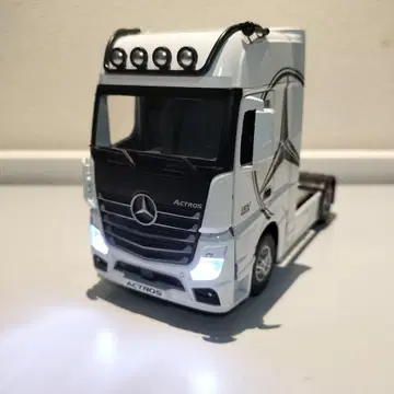1/24 메르세데스 벤츠 ACTROS 미니카 소리.빛 새상품