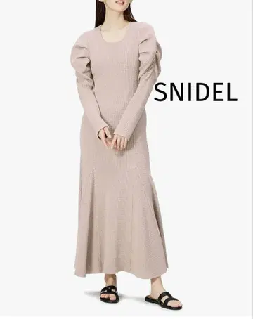 [SNIDEL] 스나이델 백 오픈 컷 원피스
