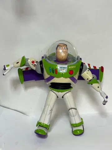 버즈 라이트이어 피규어 디즈니