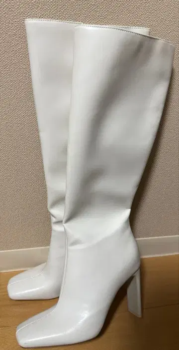 ZARA 화이트 롱 부츠 하이힐