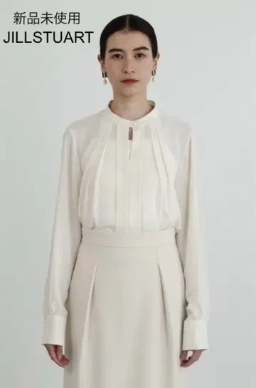 미사용 JILLSTUART 프론트 턱 조젯 블라우스