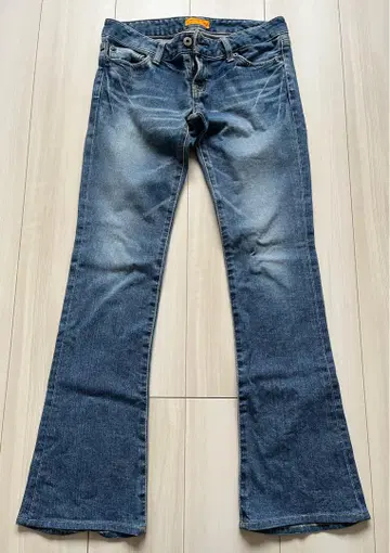 새상품급 다크 블루 플레어 데님 팬츠