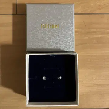 새상품 츠츠미 TSUTSUMI 큐빅 귀걸이 세트