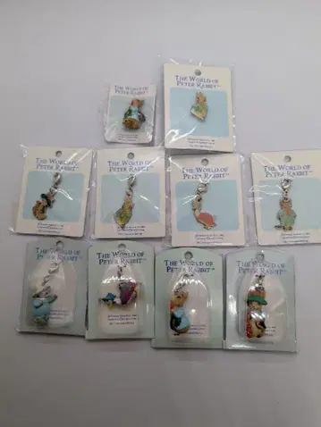 덤 포함 피터 래빗 100주년 기념 참 10개 묶음 판매