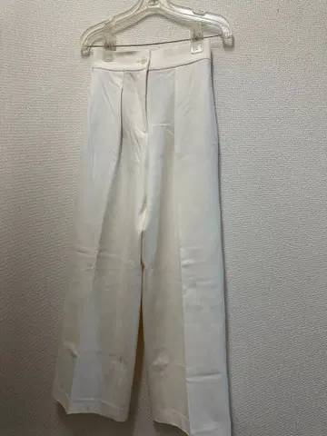 화이트 와이드 팬츠