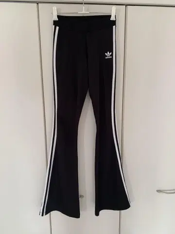 adidas 플레어 레깅스 *완판템