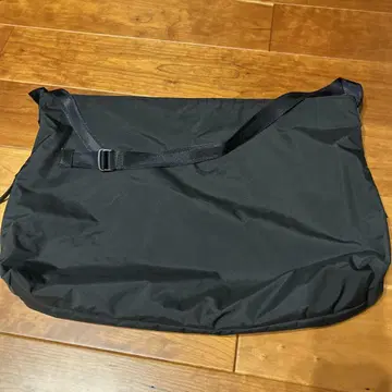 LIVERAL 리베랄 리베랄 빅 숄더백 메신저
