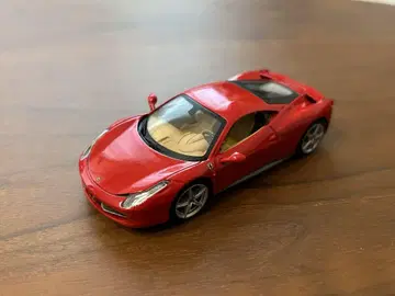 Hot Wheels Ferrari 458 Italia 1/43