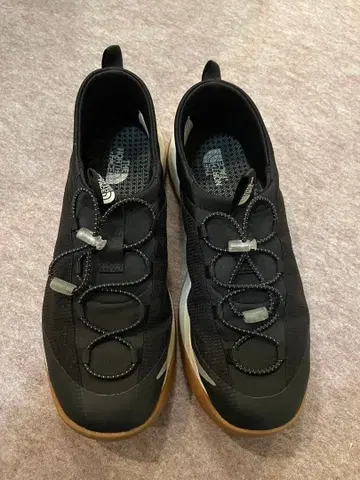 THE NORTH FACE 블랙 스니커즈