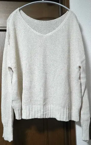 Spick&Span 아이보리 V넥 긴팔 니트