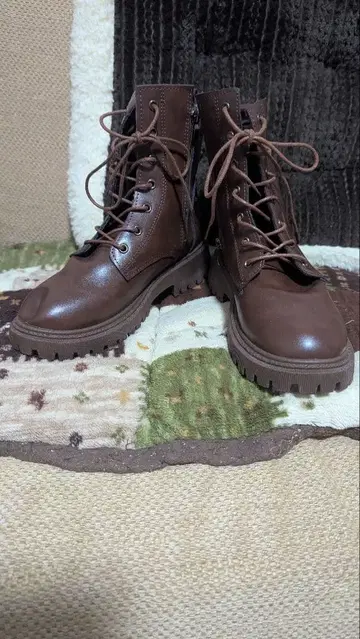 브라운 레이스업 워크 부츠