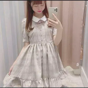 에블린 플레어 원피스 체크 무늬 반팔 리본 양산형 카라 부착 미니 원피스