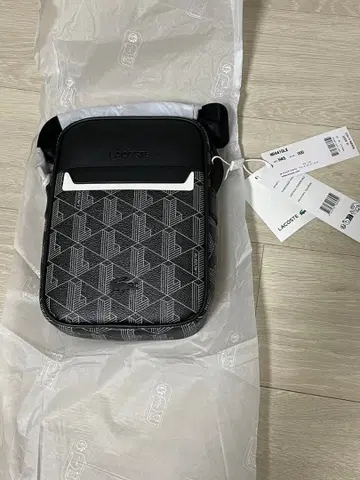 라코스테 숄더백