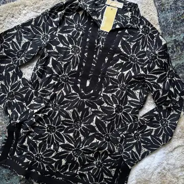 Michaelkors 택 포함 새상품 상의