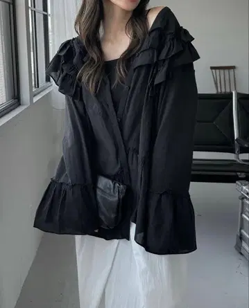willfully 비대칭 프릴 블라우스