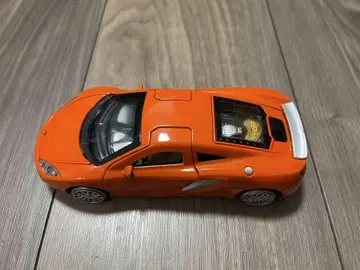 오렌지 자동차 모형