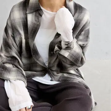 택 포함 미시착 저널 스탠다드 크루넥 시어 롱 T셔츠