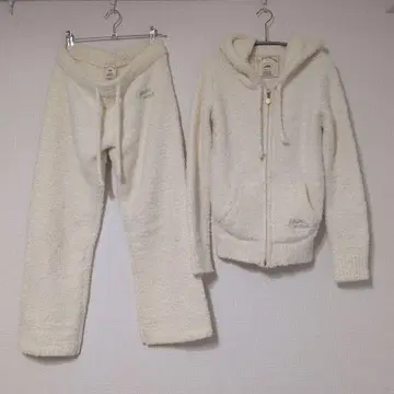 젤라피케 보들보들 룸웨어 상하의 세트 후드 부착 크림색