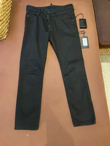 정품 디스퀘어드 스케이터 블랙 사이즈 42