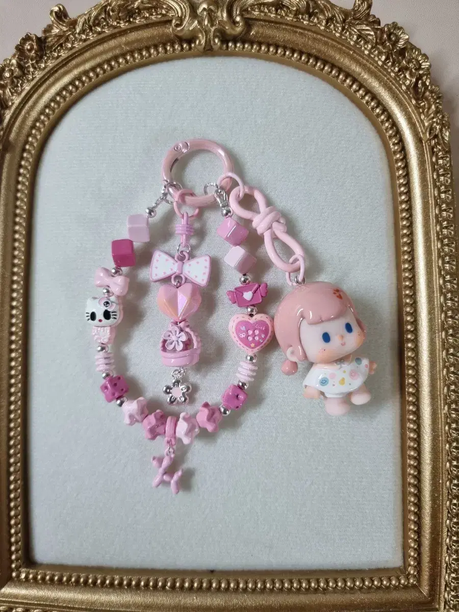 (Genuine Figure) Childhood Chinese Girl Keyring Bead Keyring Metal Keyring