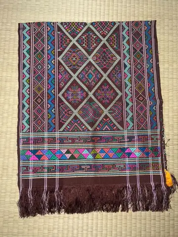 부탄 수직 실크 러너 천연 염료