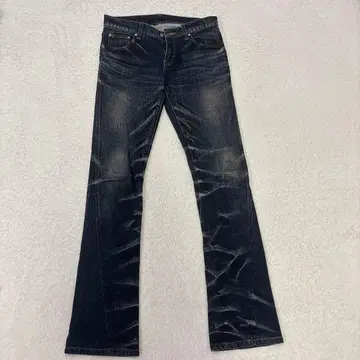 부츠컷 데님 페이드 가공 다크 블루
