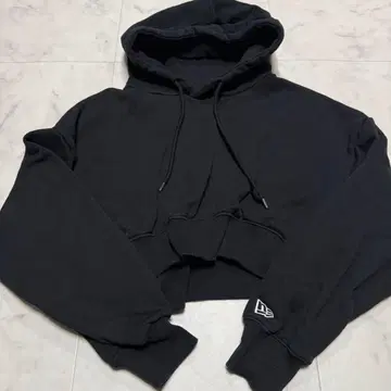 NEW ERA 뉴에라 야마모토 마이카 콜라보 크롭 후드티 블랙 여성용