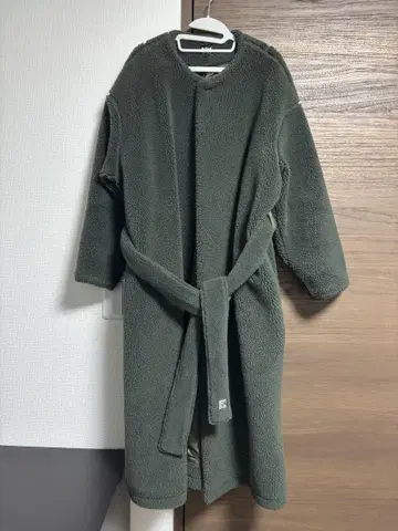 보아 코트/헬리한센/카키