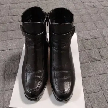 블랙 가죽 부츠 중간 힐 백 지퍼