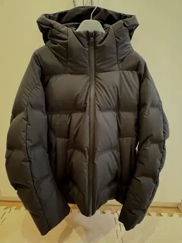 UNIQLO 블랙 심리스 다운 자켓 S 사이즈