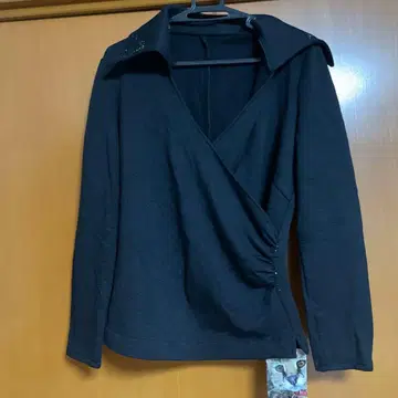 Le mode Goji 블랙 긴팔 니트 이타리야