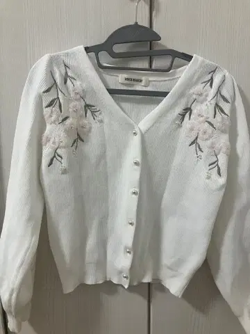미슈마슈 가디건 자수