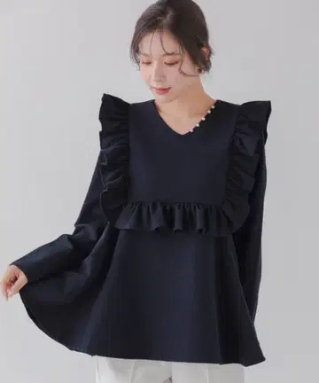 Fitmore 스퀘어 프릴 V넥 펄 상의